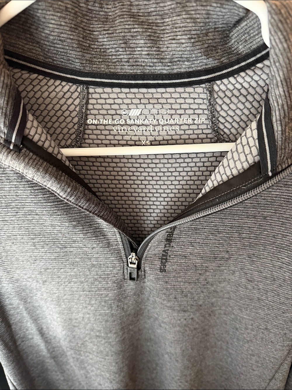 Vineyard Vines Men's Gray Quarter-Zip Performance Sweater